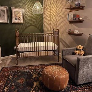 شلف چوبی در دکوراسیون اتاق خواب کنا تختخواب